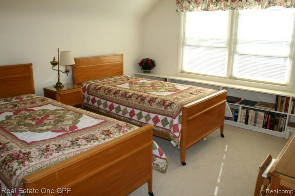 1569 Torrey Road Grosse Pointe, MI 48236 - Photo 12 of 15 IMG_0213.jpg