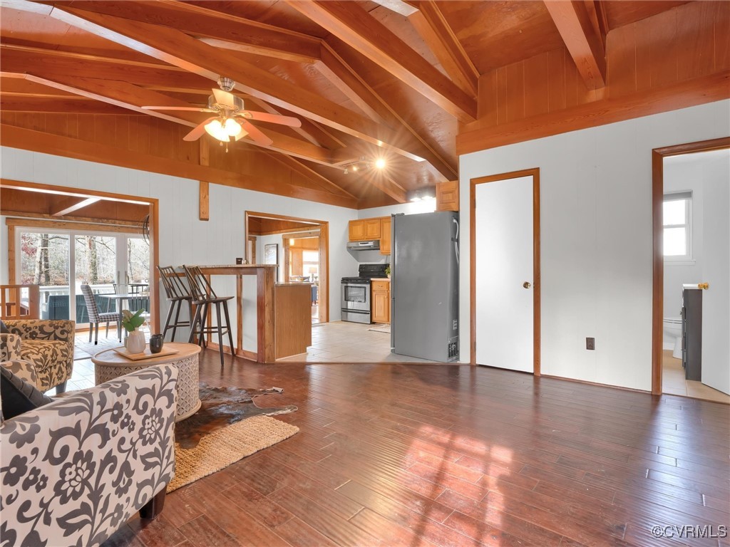 3 Lakeside Drive Columbia, VA 23038 - Photo 11 of 49 Living room with light wood-type flooring, lofted