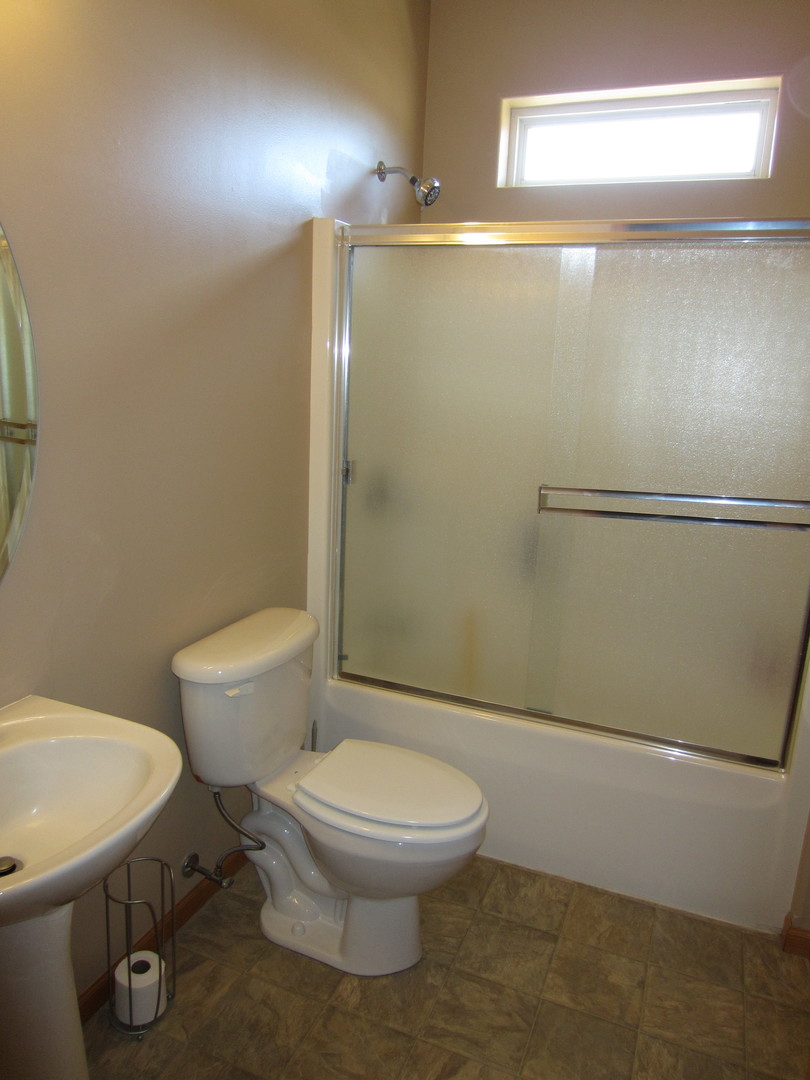 404 Forrest Lane, Unit 404 Genoa, IL 60135 - Photo 14 of 17 Gallery Image 14