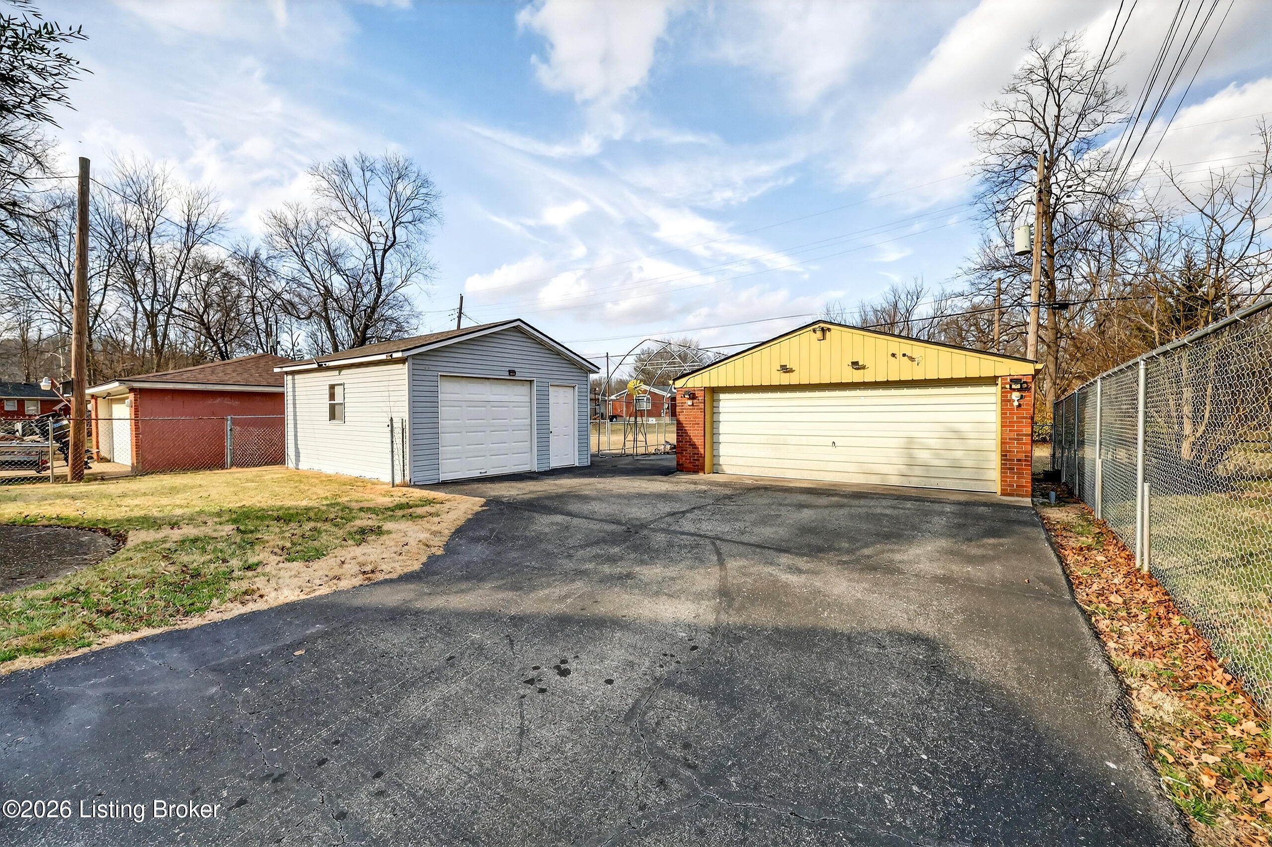 1047 Clayborne Road Louisville, KY 40214 - Photo 44 of 62 013_H40A4932