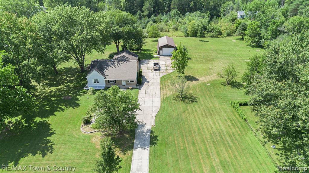 4307 North Webster Road Flushing, MI 48433 - Photo 1 of 35