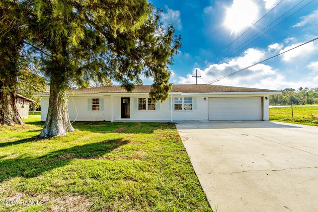 $190,000 | 100 Todd Street, Patterson, LA 70392