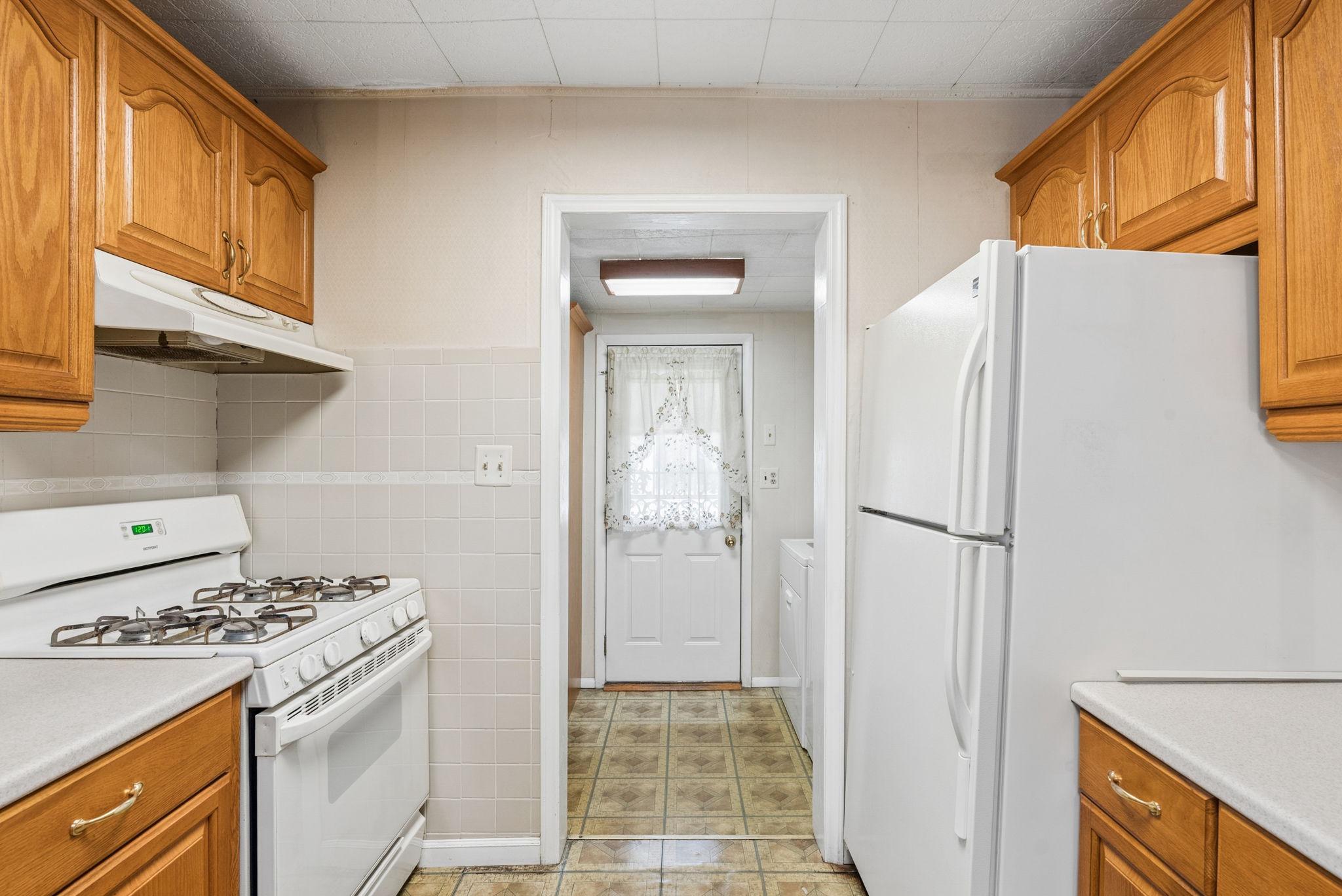 19 Old Solomons Island Road Annapolis, MD 21401 - Photo 11 of 51 Kitchen