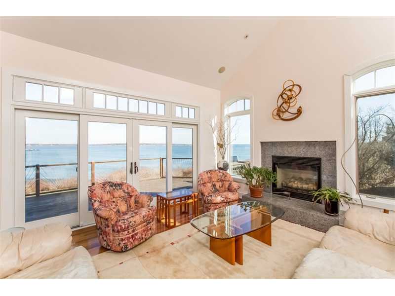 25 Browning Drive Narragansett, RI 02882 - Photo 2 of 25 Living Room.