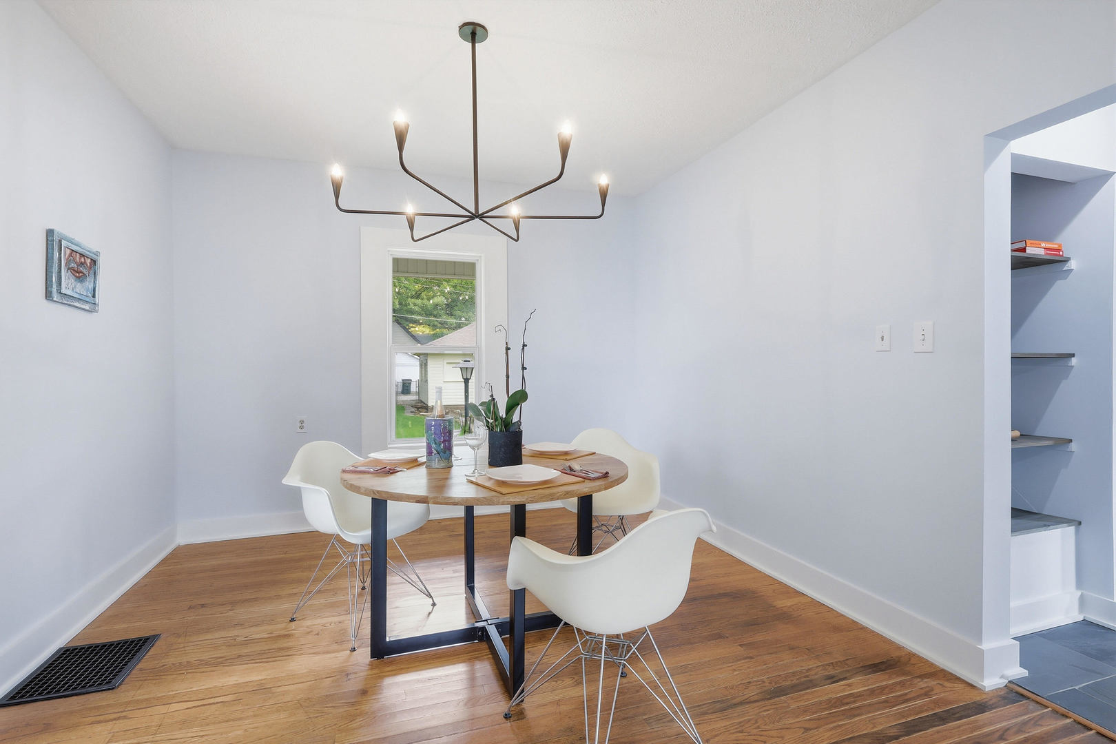 2810 Middle Road Davenport, IA 52803 - Photo 13 of 32