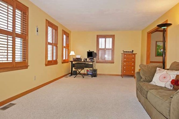 12 Bayberry Road Natick, MA 01760 - Photo 10 of 26