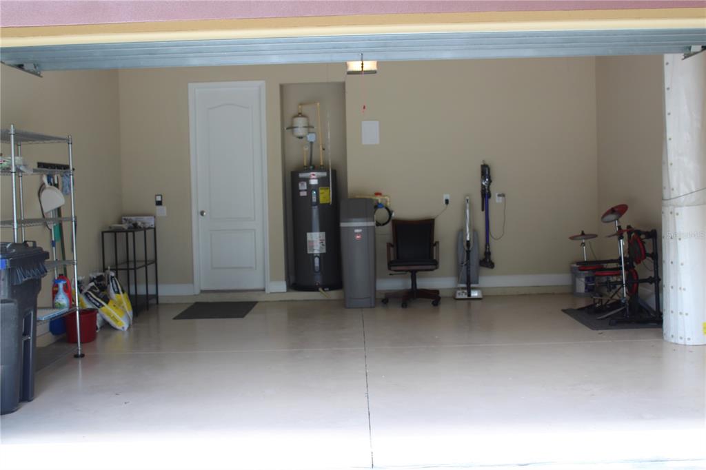 131 Villa Preserve Avenue Tampa, FL 33613 - Photo 11 of 28 a view of a room with gym equipment