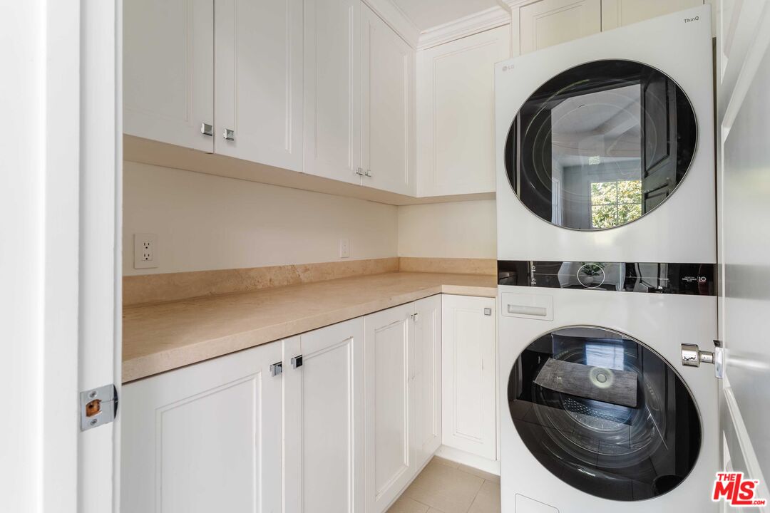 356 East Rustic Road Santa Monica, CA 90402 - Photo 30 of 31