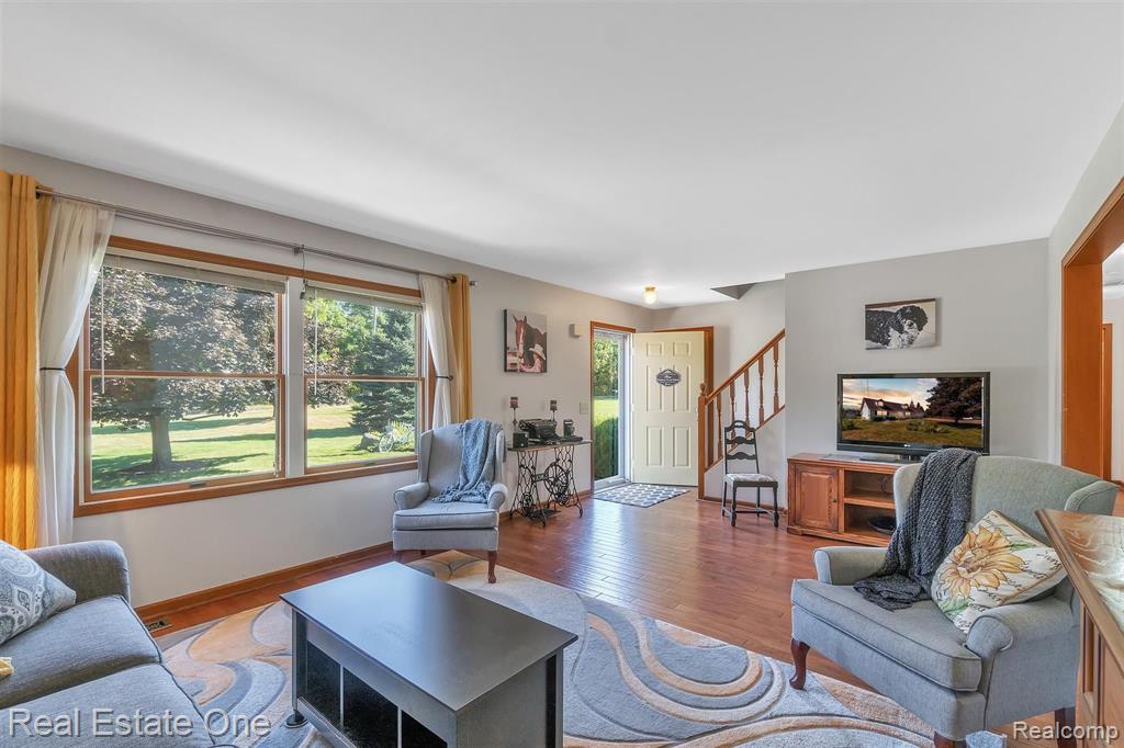 2022 Bone Road Holly, MI 48442 - Photo 8 of 44