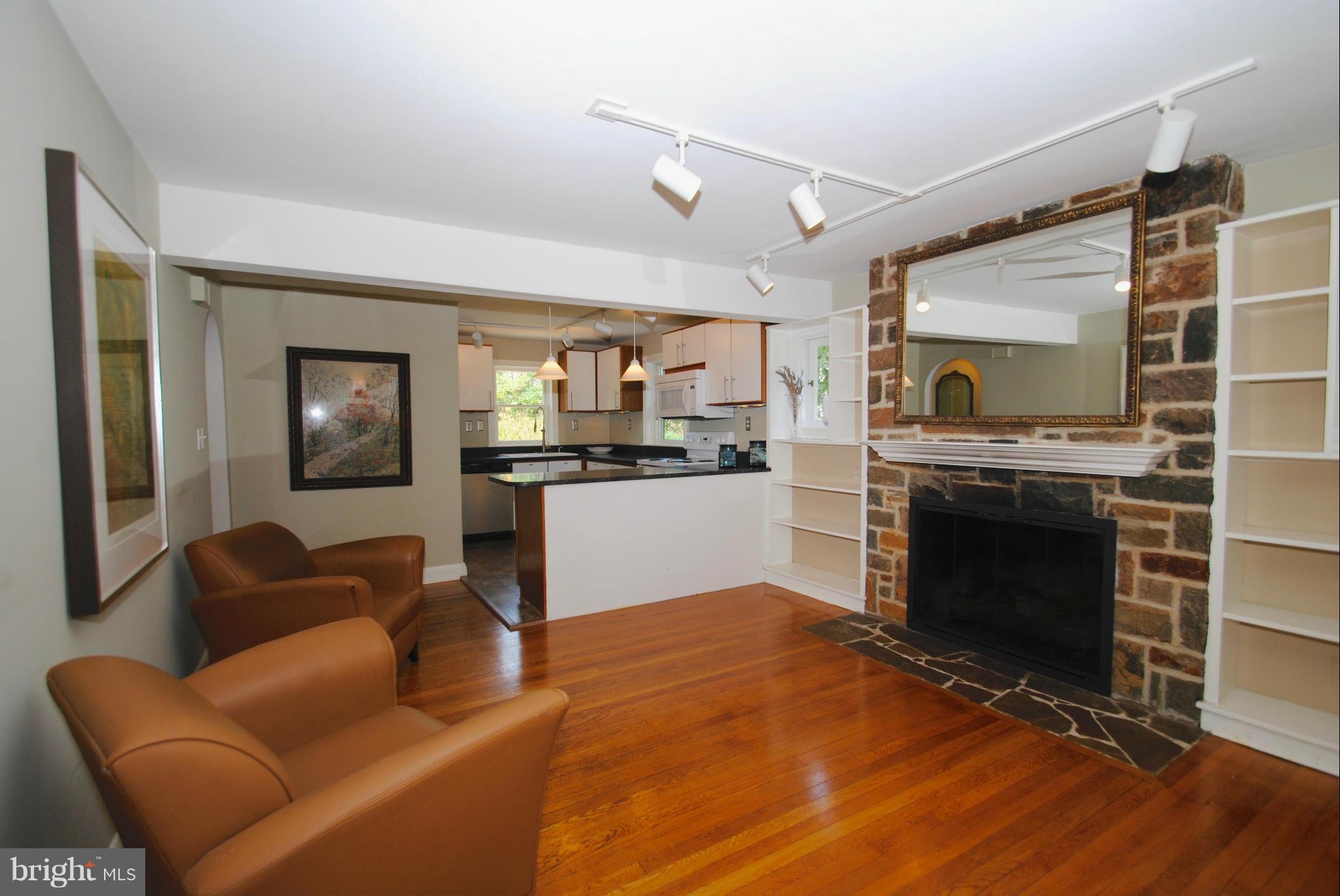 509 Ridgely Avenue Annapolis, MD 21401 - Photo 3 of 30 Living Room with gas fireplace