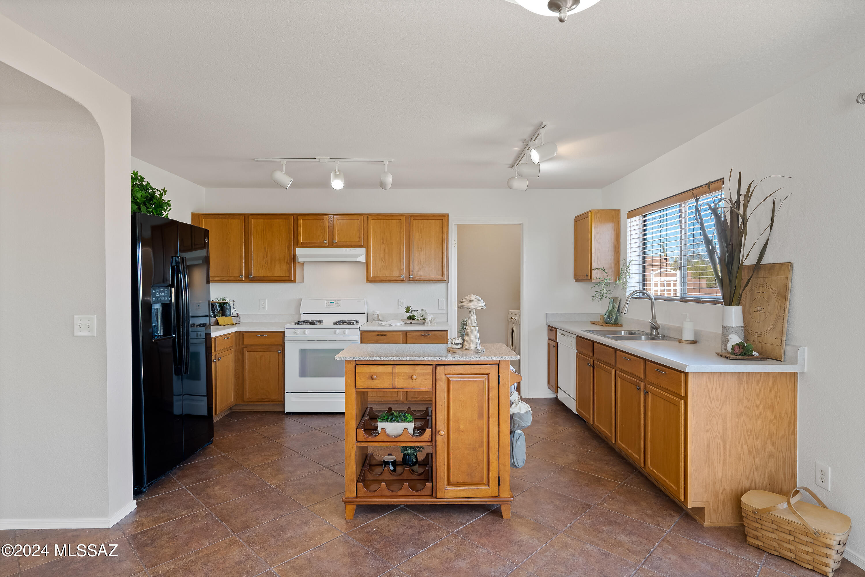 3464 North Boyce Spring Lane Tucson, AZ 85745 - Photo 8 of 23