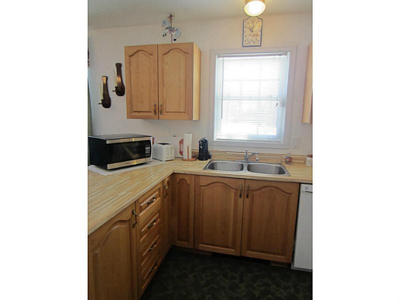 421 Cathance Road Topsham, ME 04086 - Photo 8 of 34 Kitchen.