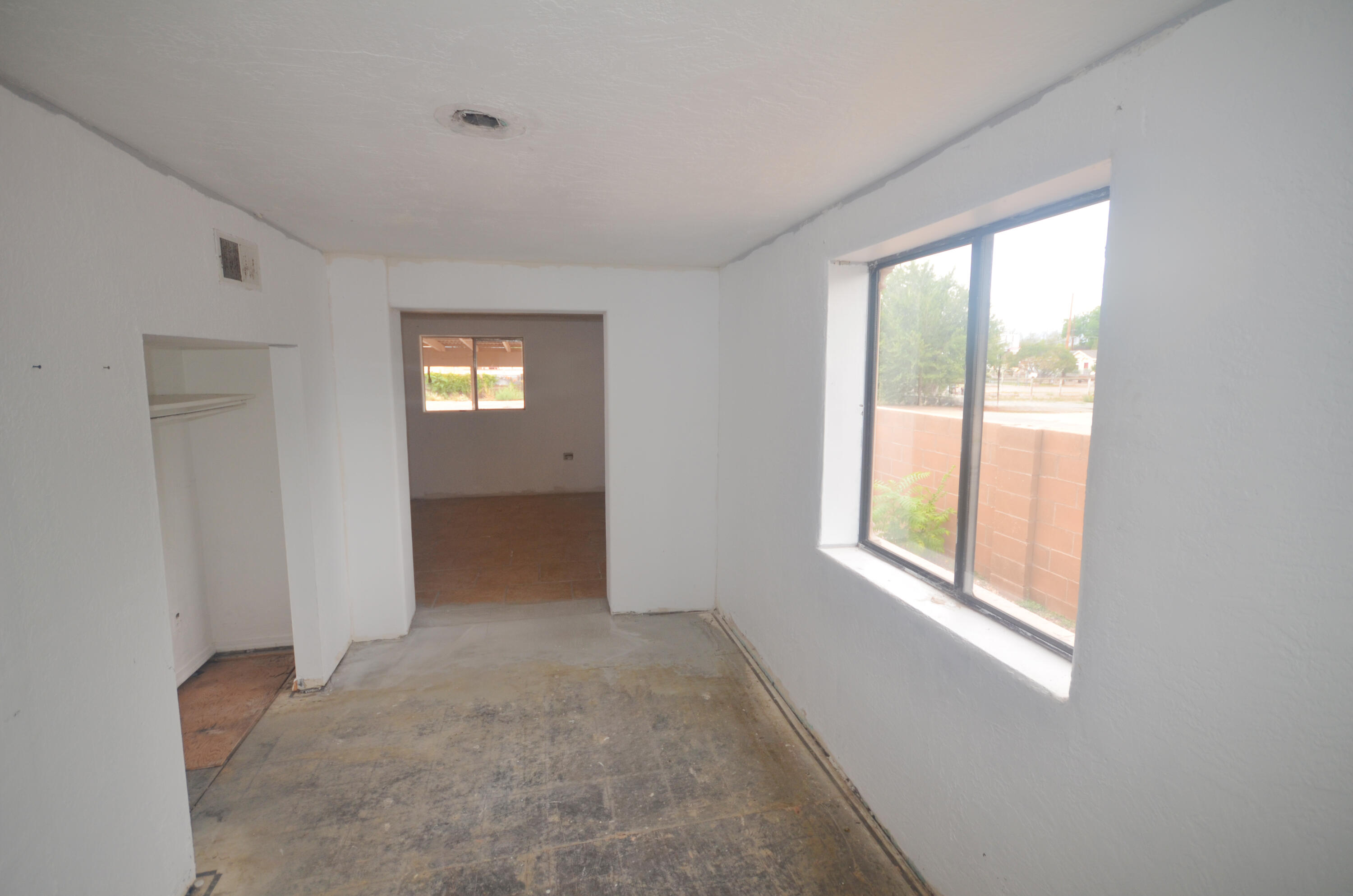 1401 Santa Rosa Avenue Southwest Albuquerque, NM 87105 - Photo 17 of 28 Gallery Image 17