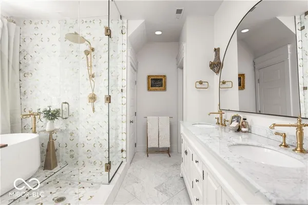 $8,000 | 929 Sanders Street, Indianapolis, IN 46203