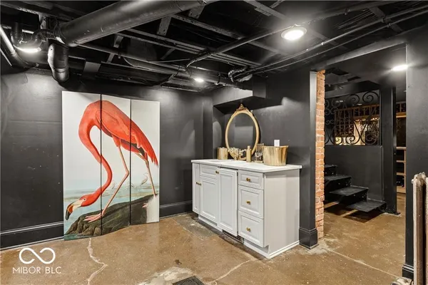 $8,000 | 929 Sanders Street, Indianapolis, IN 46203