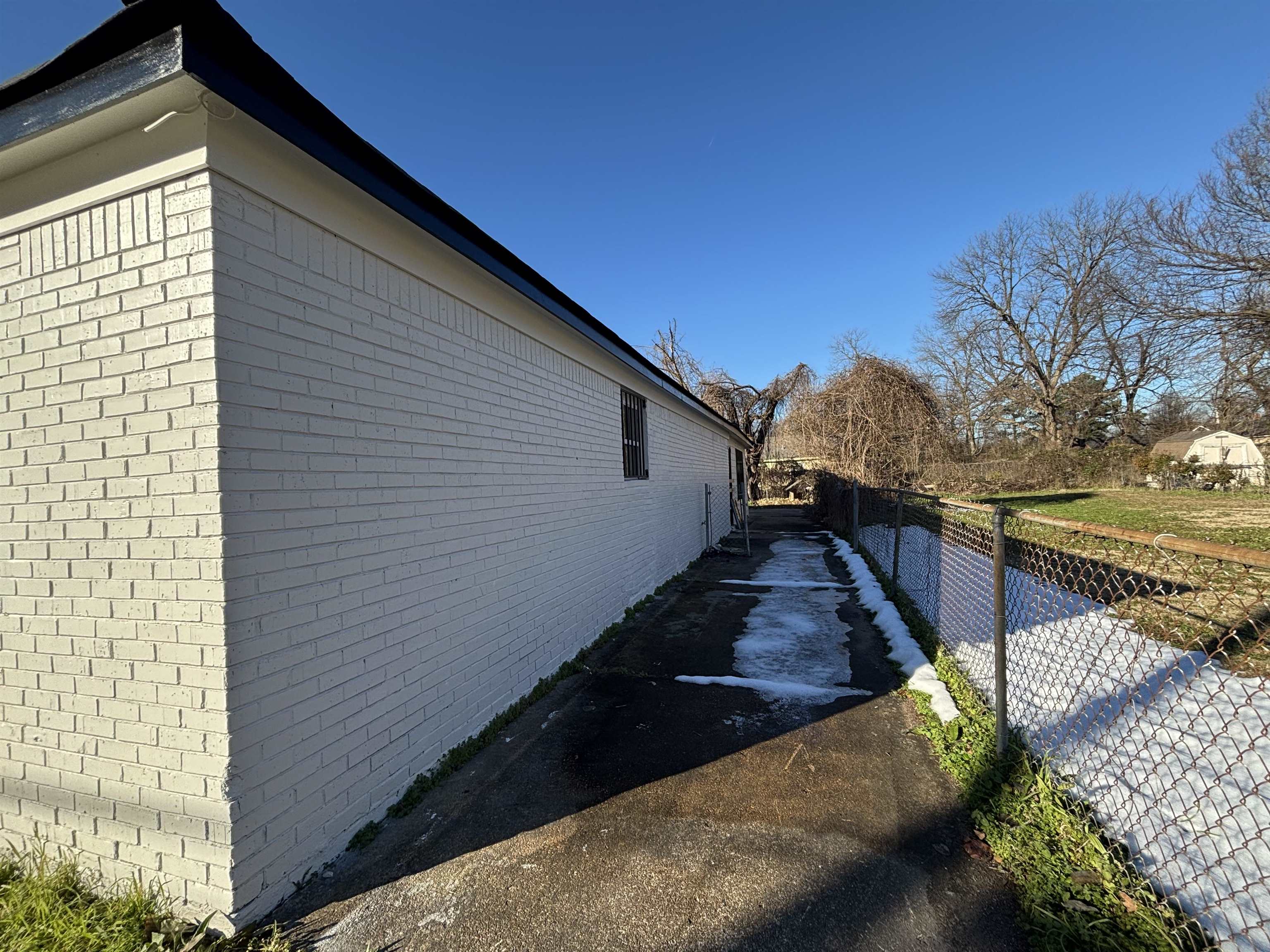 1489 Boxwood Street Memphis, TN 38108 - Photo 2 of 12