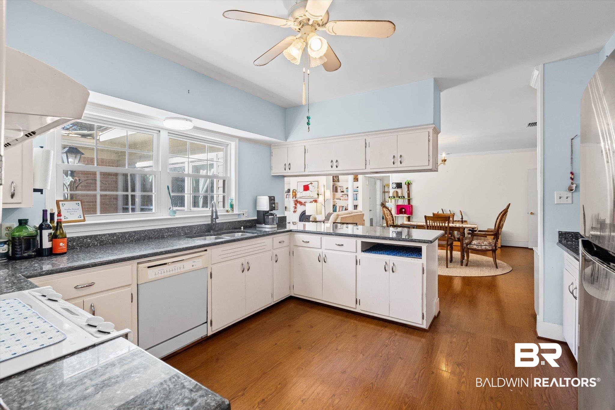 324 Hadrian Street Mobile, AL 36606 - Photo 12 of 33 Kitchen