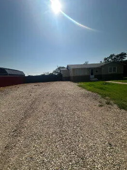 $850 | 2305 East 2nd, Petersburg, TX 79250