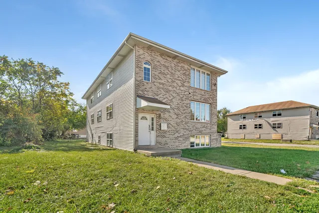$335,000 | 98 West 154th Street, Harvey, IL 60426