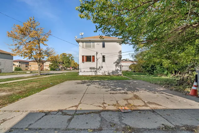 $335,000 | 98 West 154th Street, Harvey, IL 60426