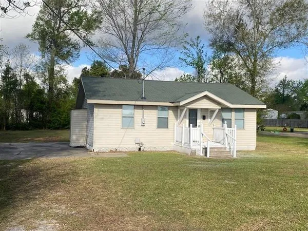 $129,900 | 2205 Carlin Drive, Westlake, LA 70669