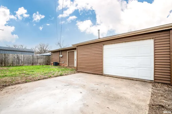 $145,000 | 1408 Koch Street, Pekin, IL 61554