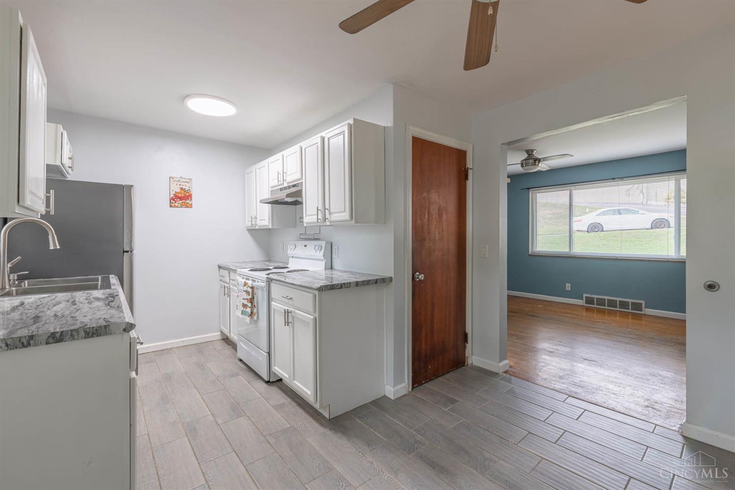 2361 East Galbraith Road Reading, OH 45237 - Photo 7 of 39