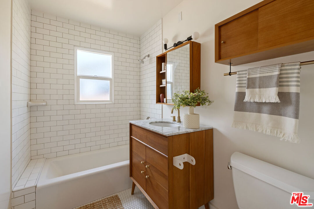 2938 Virginia Road Los Angeles, CA 90016 - Photo 15 of 25
