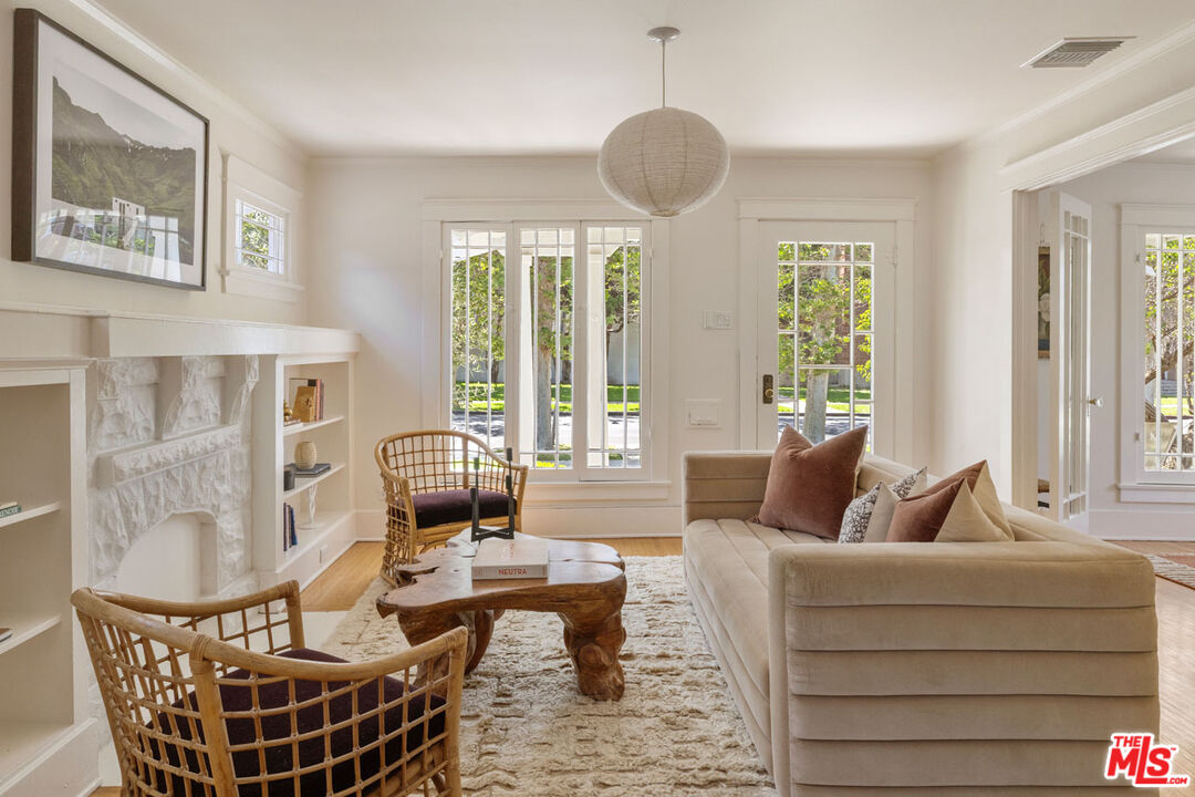 2938 Virginia Road Los Angeles, CA 90016 - Photo 6 of 25