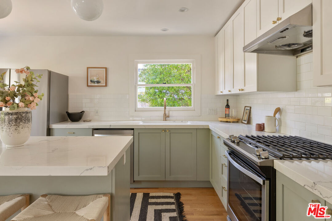 2938 Virginia Road Los Angeles, CA 90016 - Photo 10 of 25