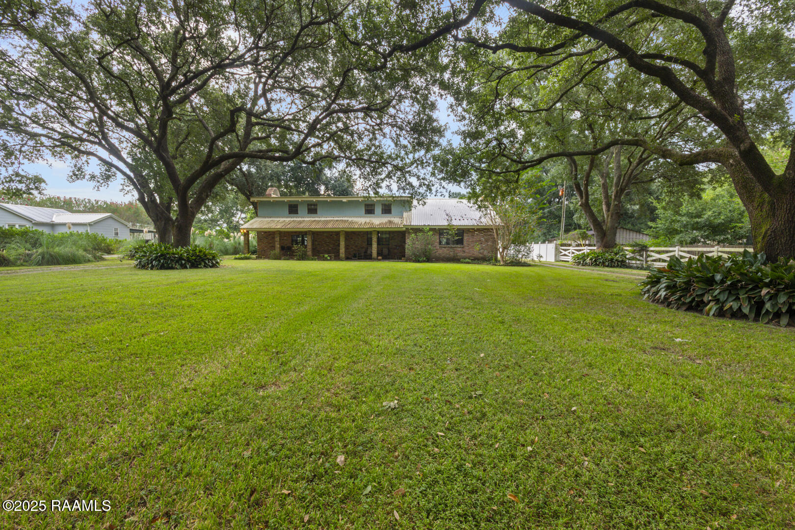1765 Duchamp Road Broussard, LA 70518 - Photo 2 of 24 DSC_0044