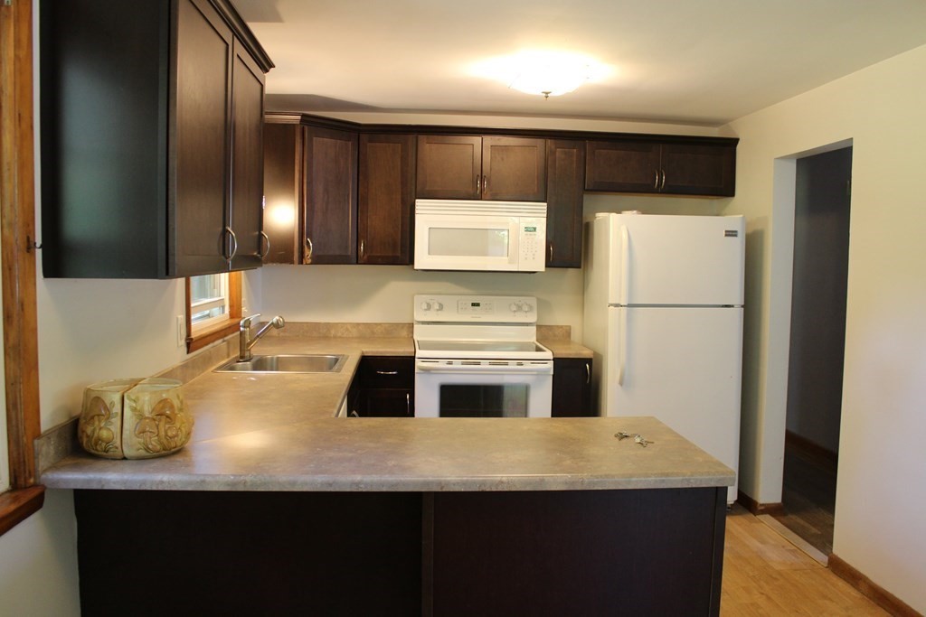 2 Greenbush Road Worcester, MA 01604 - Photo 4 of 32 Gallery Image 4