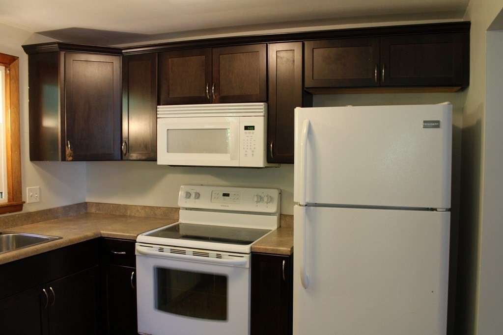 2 Greenbush Road Worcester, MA 01604 - Photo 5 of 32 Gallery Image 5