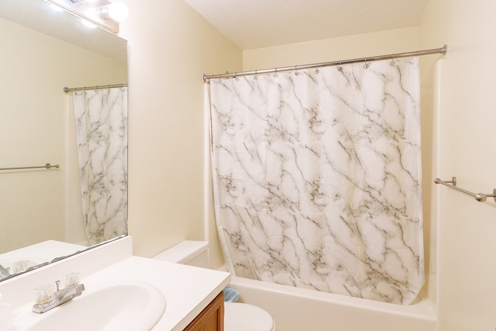 10 Saddle Club Road Edgartown, MA 02539 - Photo 8 of 22 Gallery Image 8