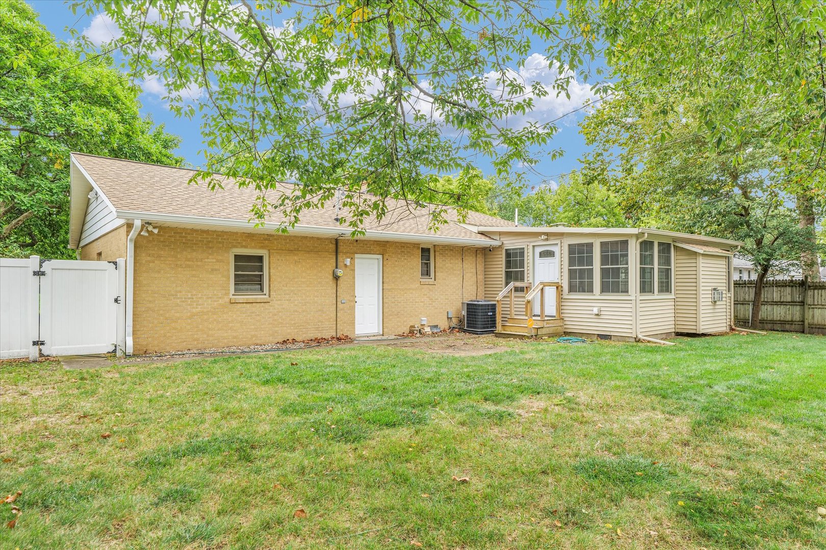 1401 Mayfair Road Champaign, IL 61821 - Photo 34 of 37 Gallery Image 34