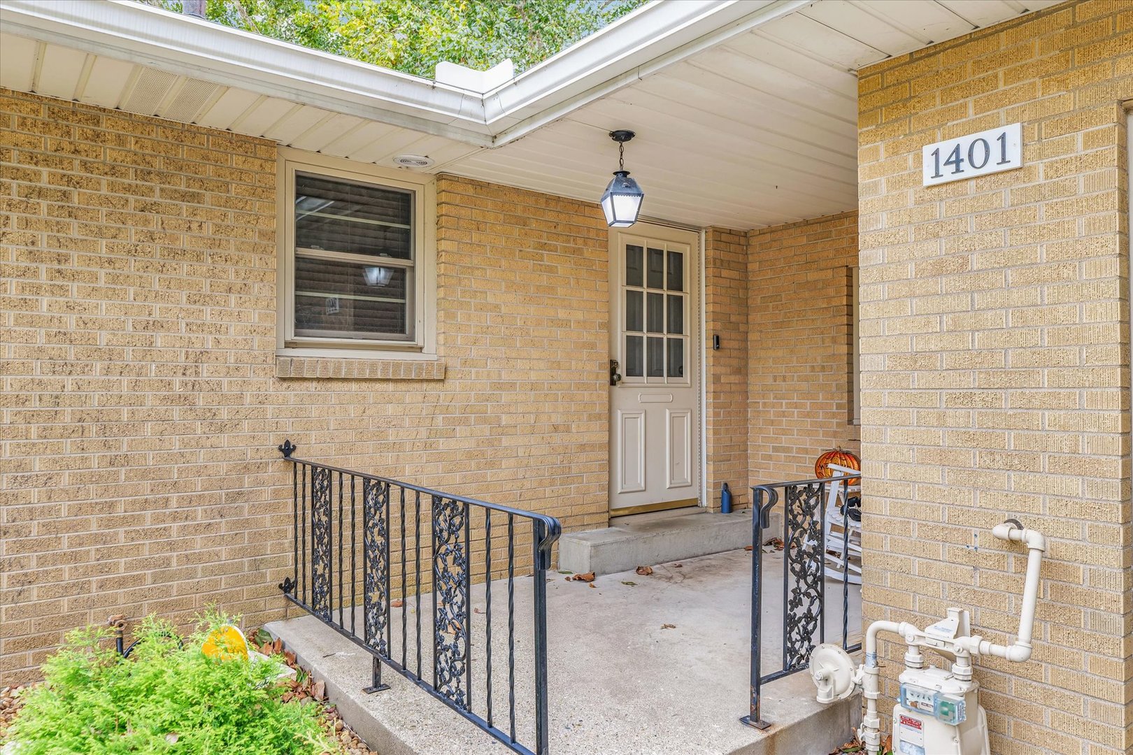 1401 Mayfair Road Champaign, IL 61821 - Photo 4 of 37 Gallery Image 4
