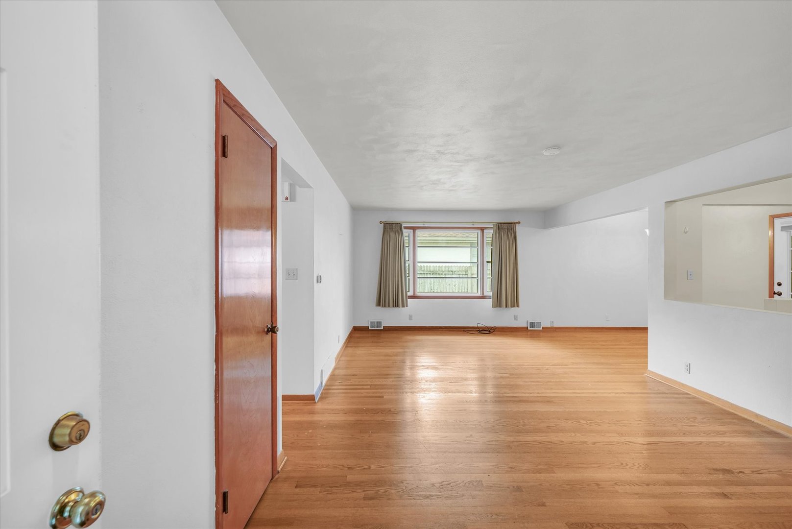 1401 Mayfair Road Champaign, IL 61821 - Photo 5 of 37 Gallery Image 5