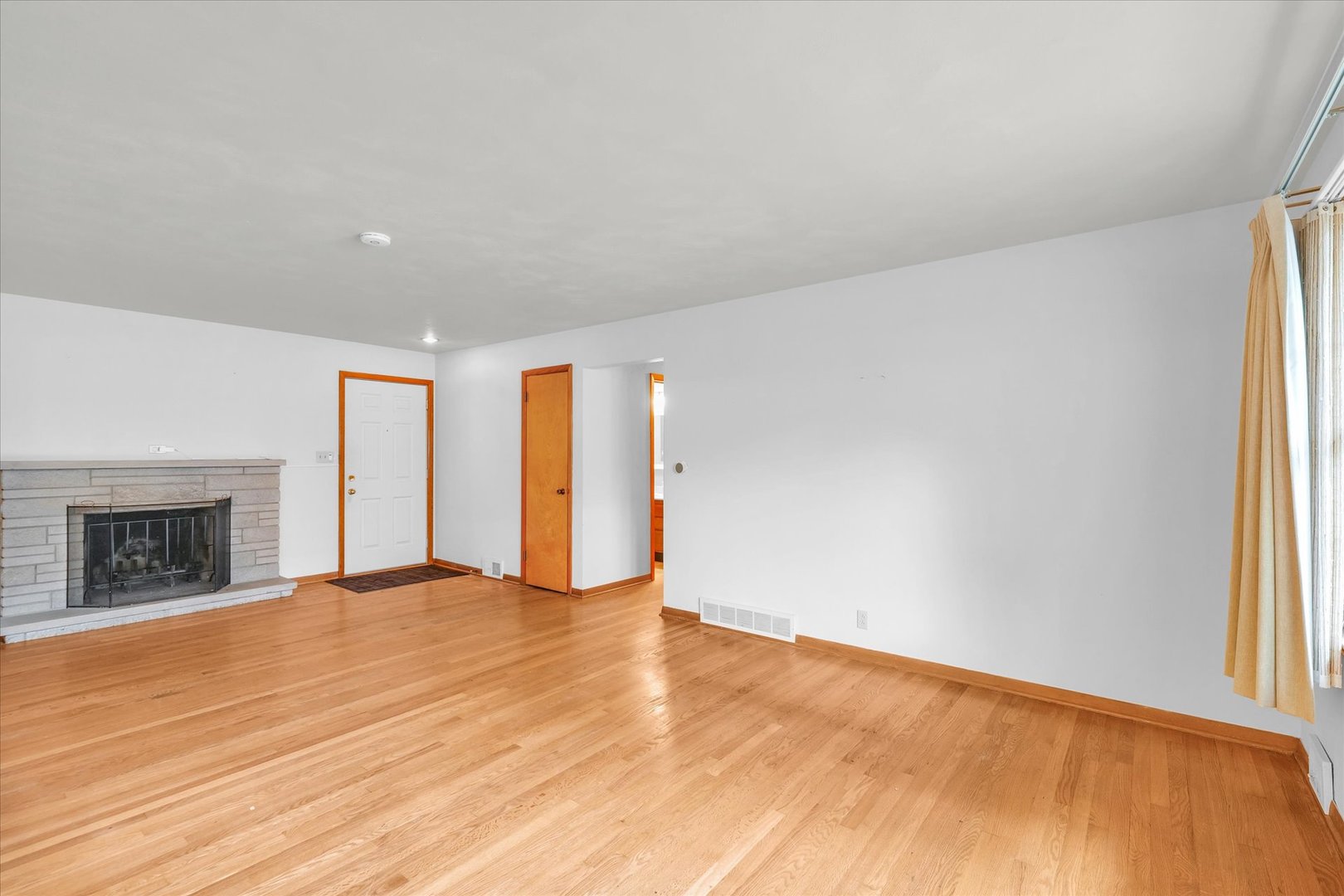1401 Mayfair Road Champaign, IL 61821 - Photo 8 of 37 Gallery Image 8