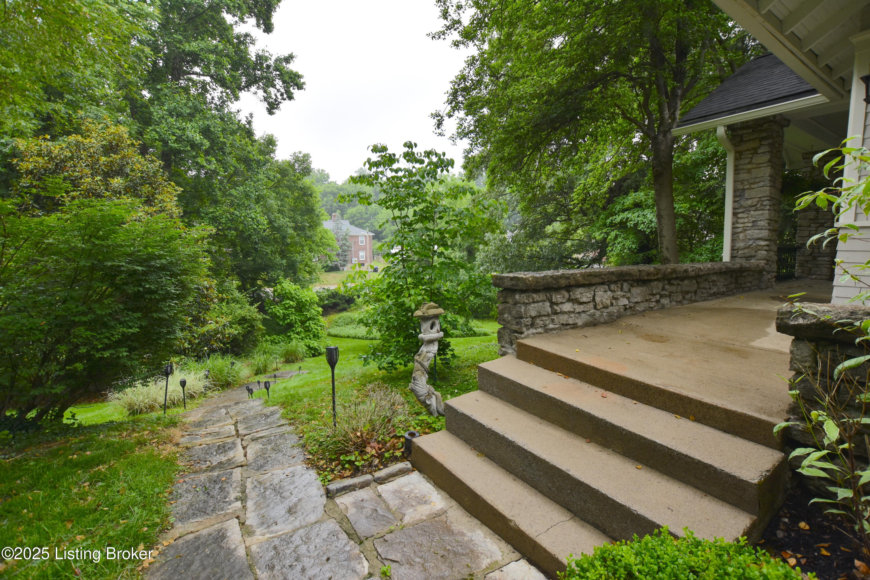 505 Upland Road Louisville, KY 40206 - Photo 8 of 85 DSC_9929
