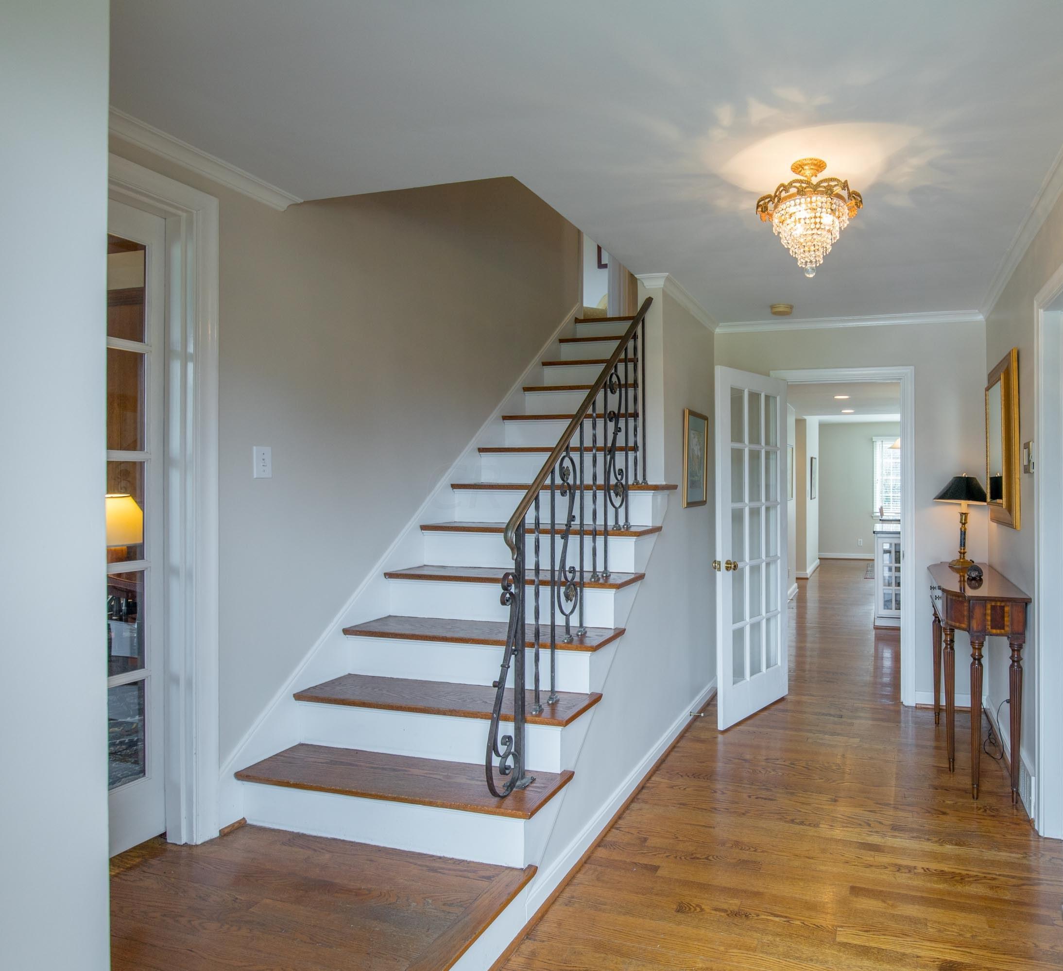 2171 Waltham Road Columbus, OH 43212 - Photo 3 of 31