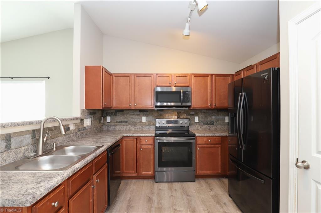 652 Switchback Court High Point, NC 27265 - Photo 12 of 39