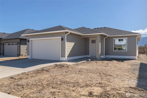 $513,600 | 574 South Oasis Loop, East Wenatchee, WA 98802