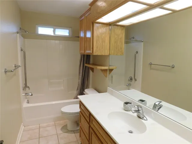 $2,100 | 3201 Nacogdoches Drive, Corpus Christi, TX 78414