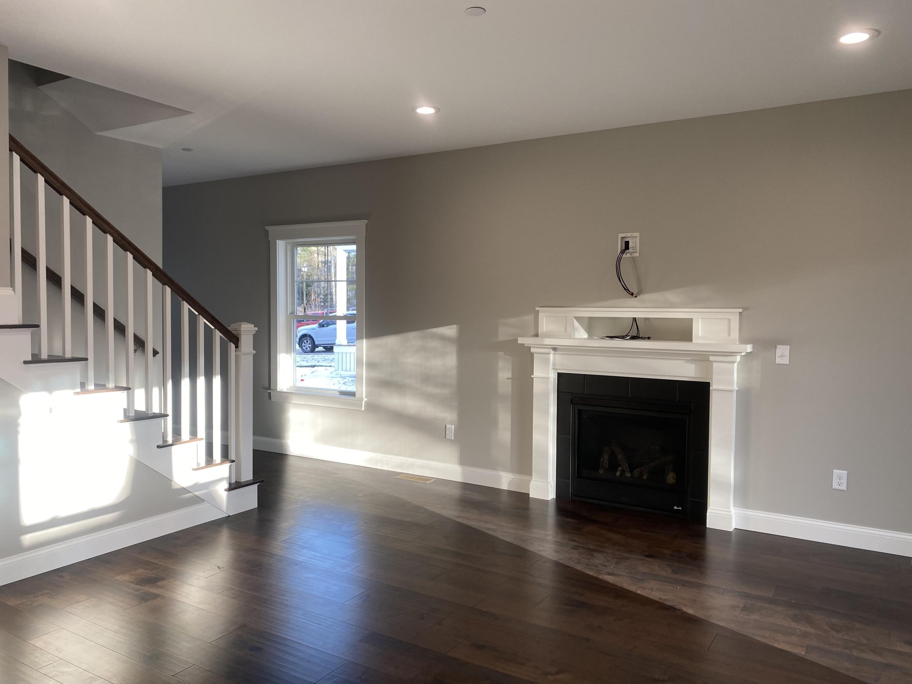 21 Benjamin Way Portland, ME 04102 - Photo 11 of 27 Living Room