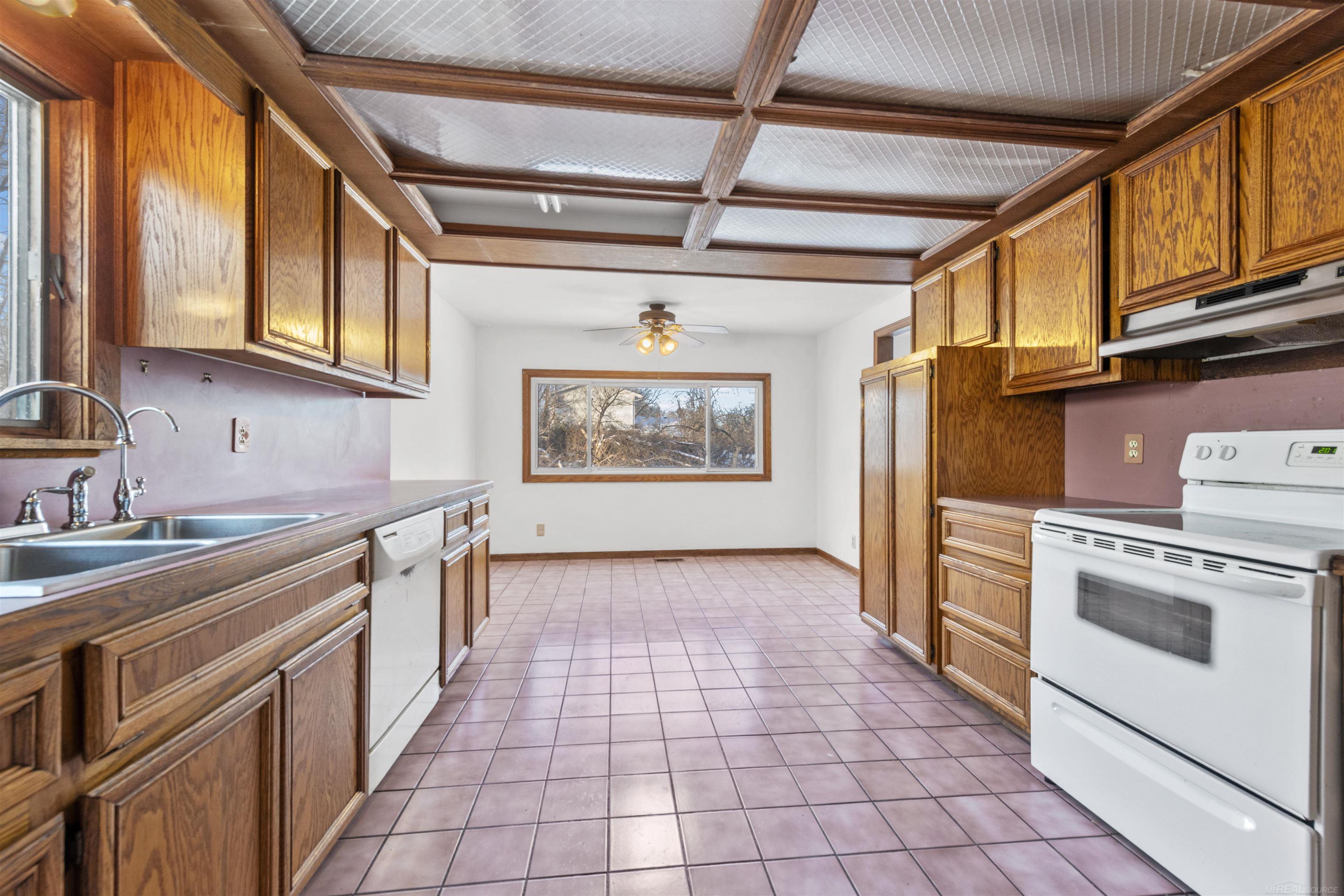 69455 Hicks Road Armada, MI 48005 - Photo 10 of 48