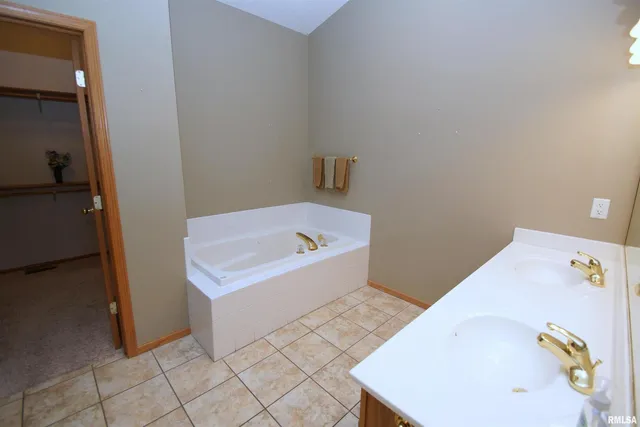 $345,000 | 5321 Friendship Drive, Davenport, IA 52804