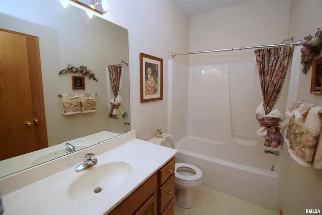 $345,000 | 5321 Friendship Drive, Davenport, IA 52804