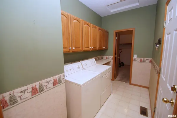 $340,000 | 5321 Friendship Drive, Davenport, IA 52804