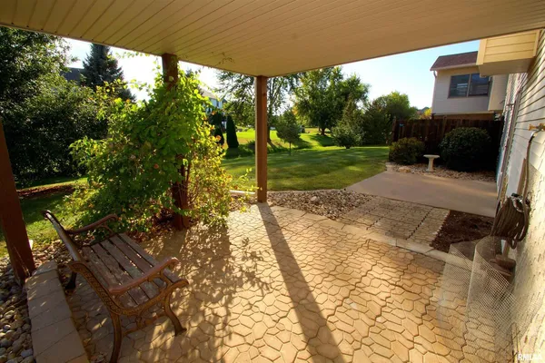 $340,000 | 5321 Friendship Drive, Davenport, IA 52804