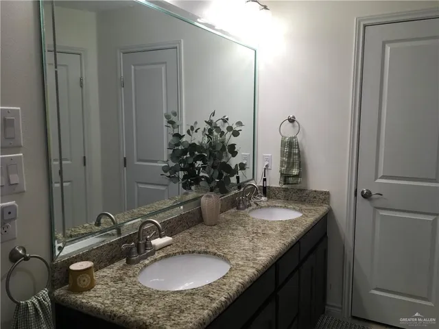 $2,000 | 7507 North 55th Lane, McAllen, TX 78573